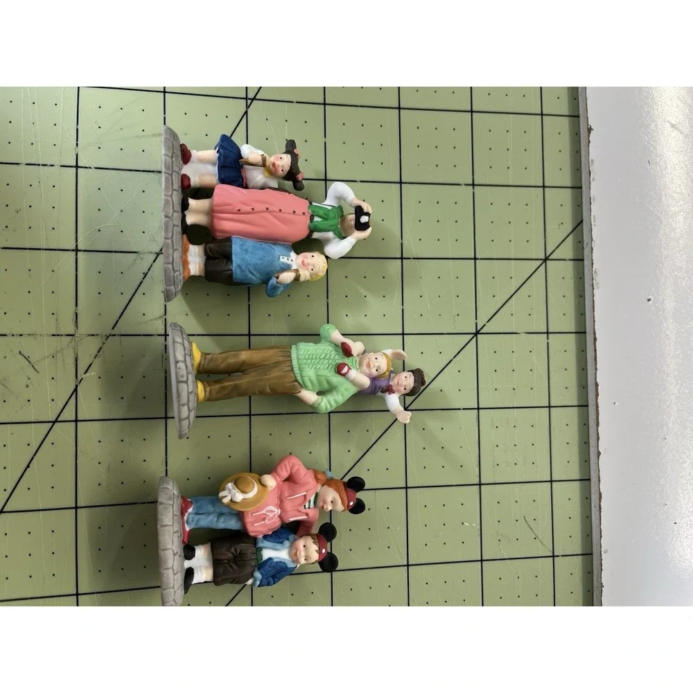 Vintage Dept 56 Heritage Disney Parks Village Series Disney Parks Family #5354-6